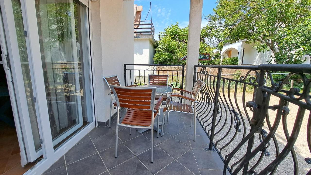 Cozy Apartments Baska Экстерьер фото