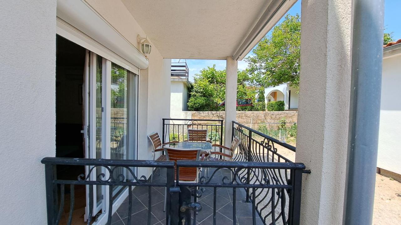 Cozy Apartments Baska Экстерьер фото