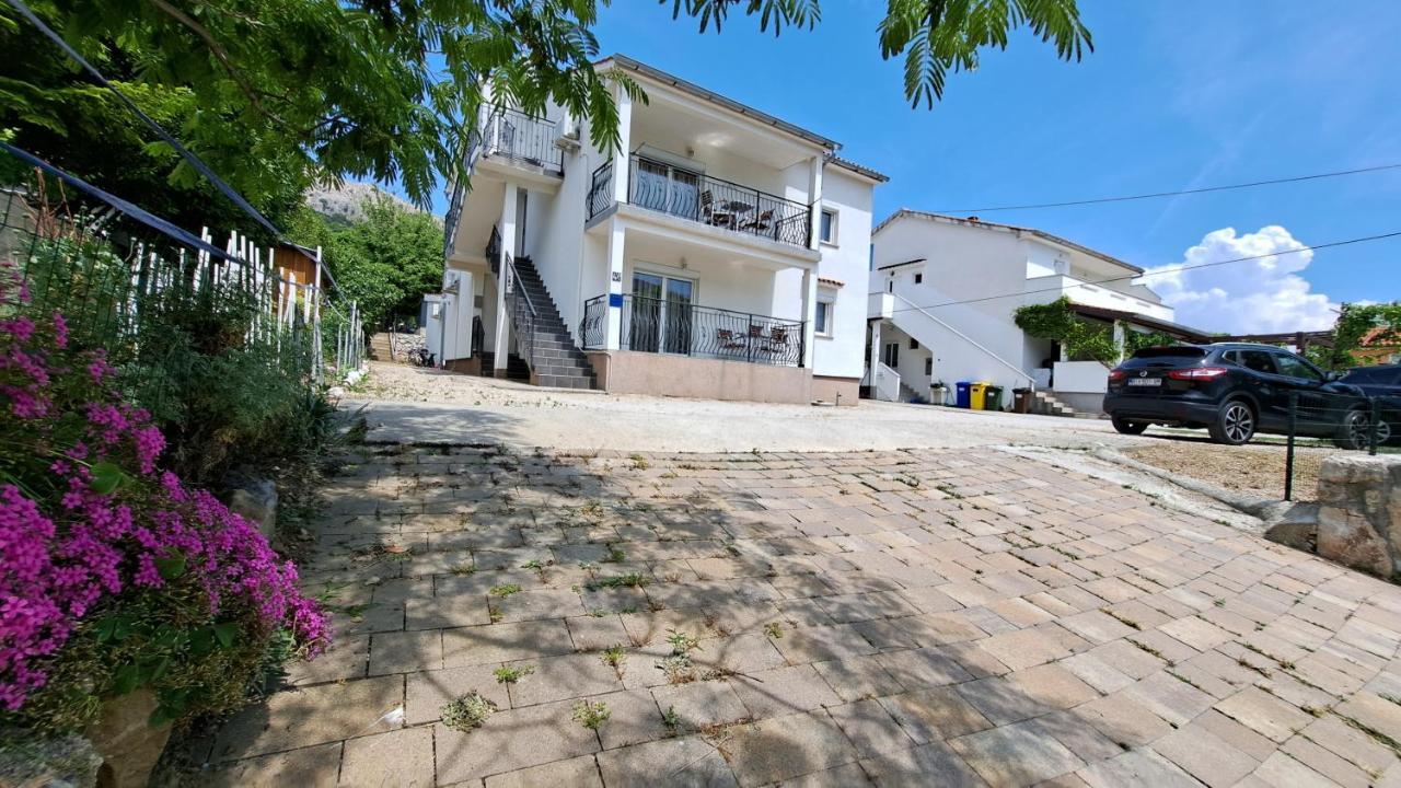 Cozy Apartments Baska Экстерьер фото