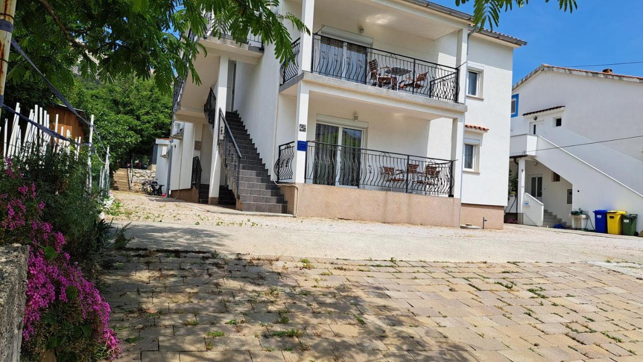 Cozy Apartments Baska Экстерьер фото